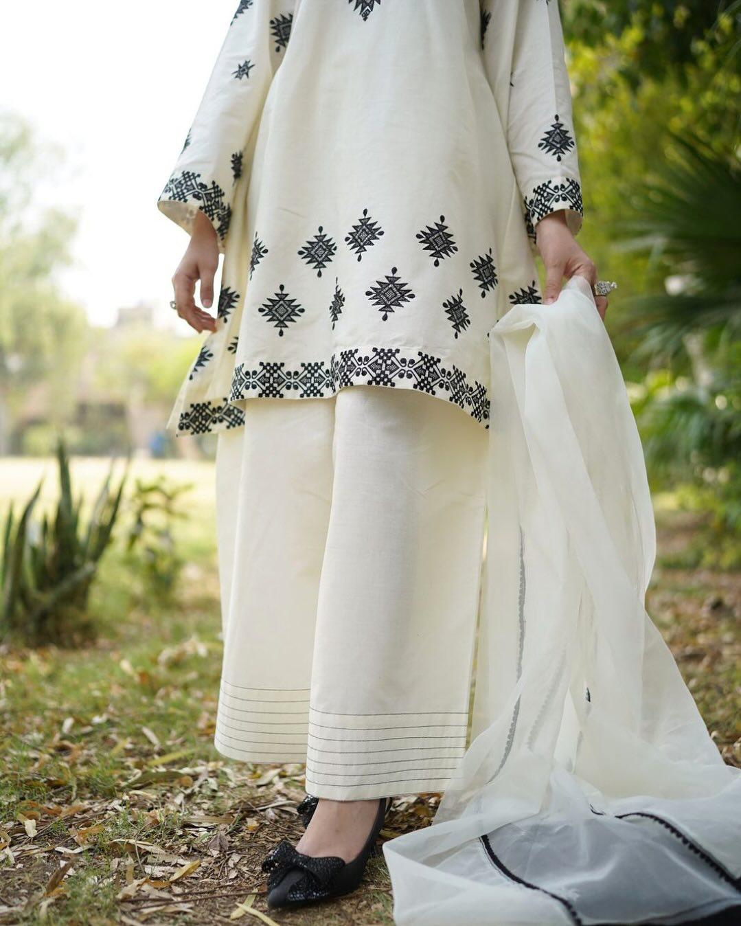 KINZAY Lawn Ebm 3 pc