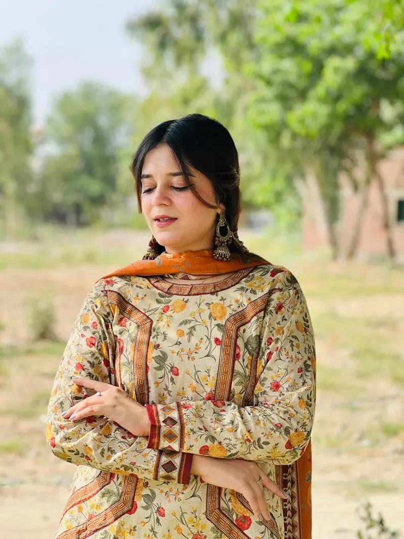 KINZAY lawn 3 pc(Farshi Shalwar)