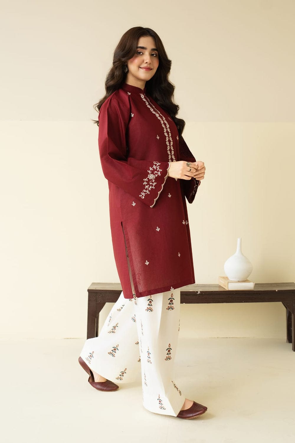 *ZARF EMBROIDERY 2PC (FARSHI)* Winter Arrivals
