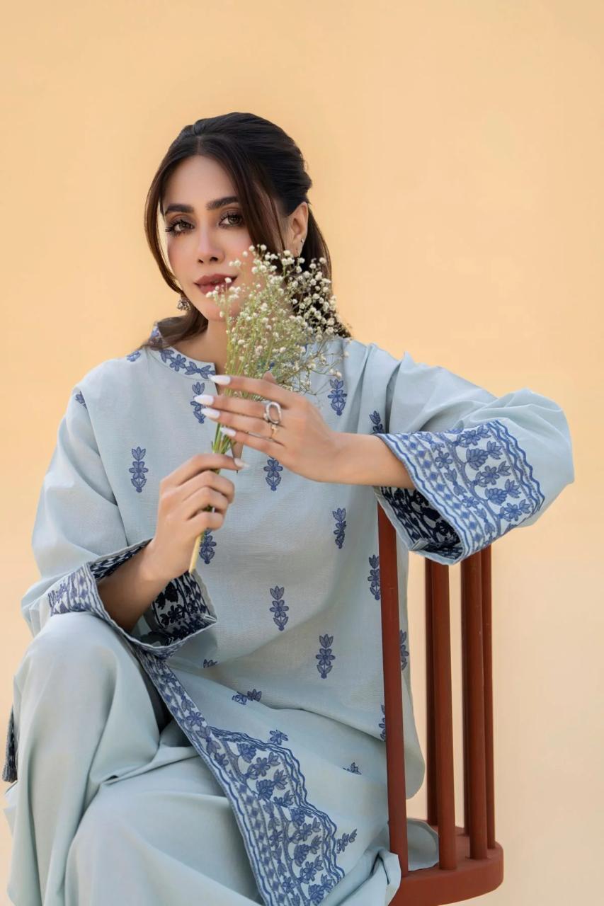 KINZAY Lawn 2pc (Farshi Shalwar)