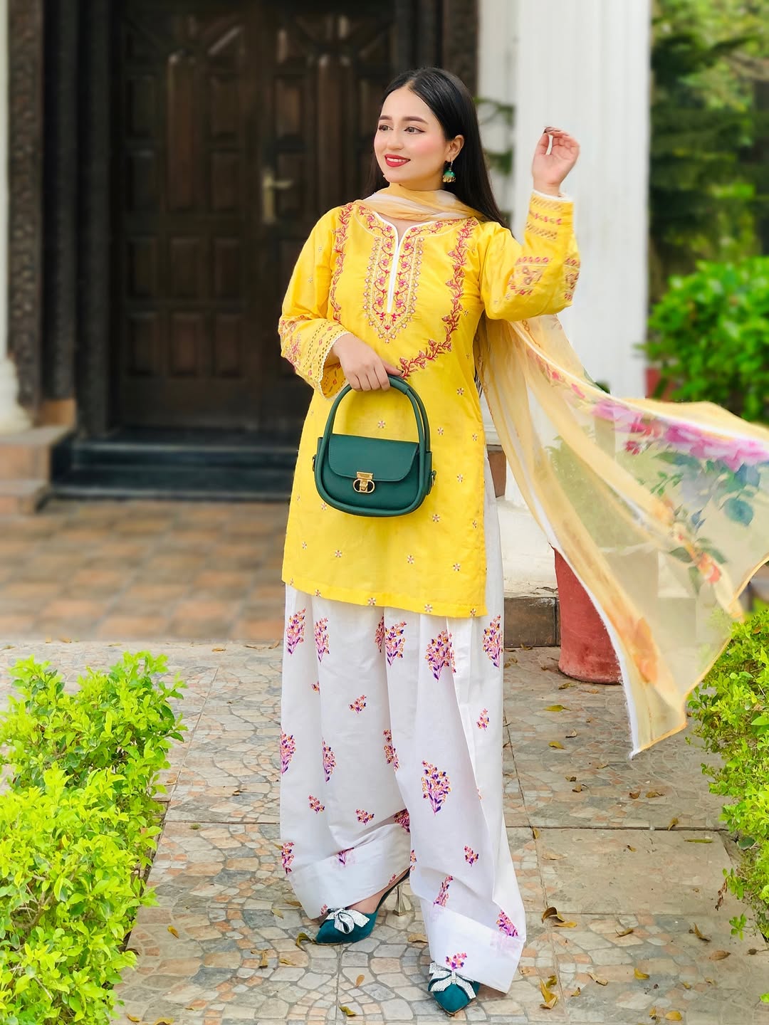 KINZAY lemon bloom 3pc(Farshi Shalwar)